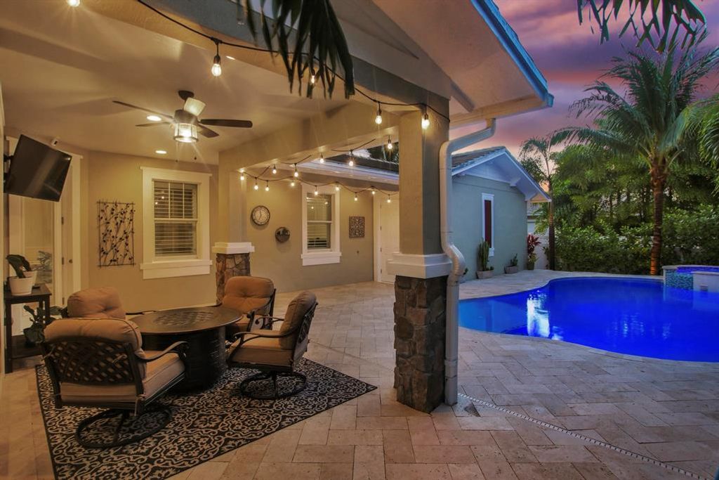 Photo of 2691 Sunbury Drive Dr, Jupiter, FL 33458 (MLS # R10789357)