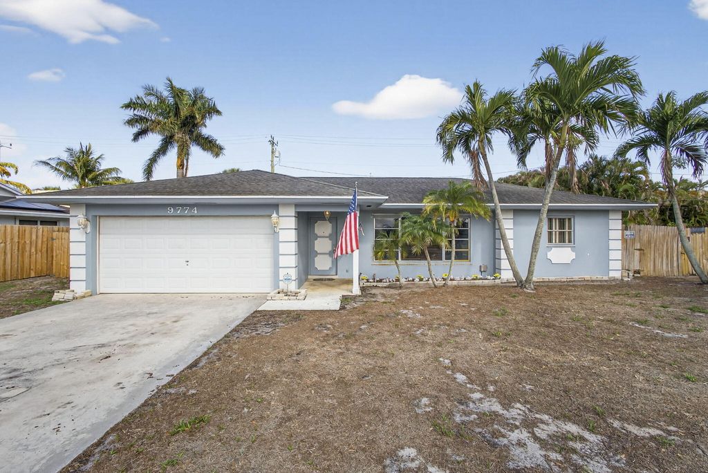 Photo of 9774 Jonquil Circle S, Palm Beach Gardens, FL 33410 (MLS # R11169158)