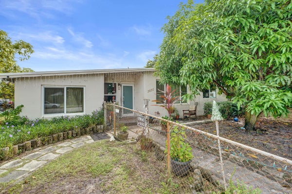 3630 SW 40TH ST, WEST PARK, FL 33023 - Image d6db05fb4c1440d9de491e37aaf33cef/1147793290