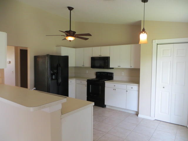 PORT ST LUCIE SECTION 14 - Residential Lease
