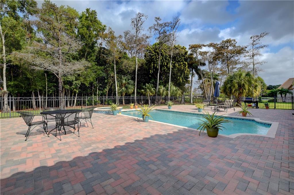 BOCA WOODS COUNTRY CLUB - Residential