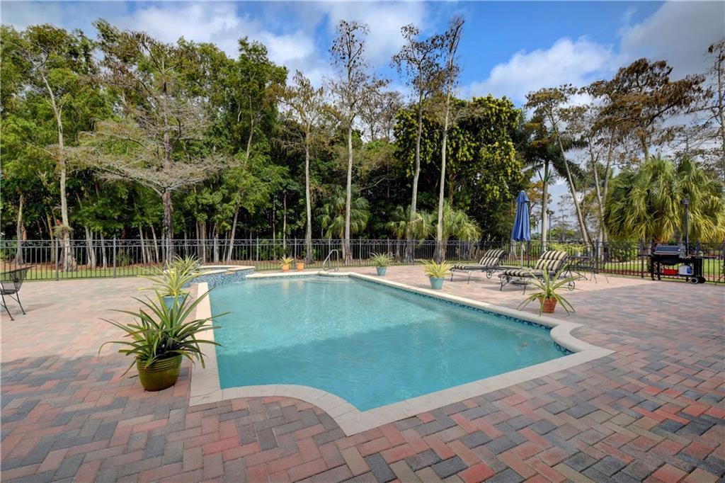 BOCA WOODS COUNTRY CLUB - Residential