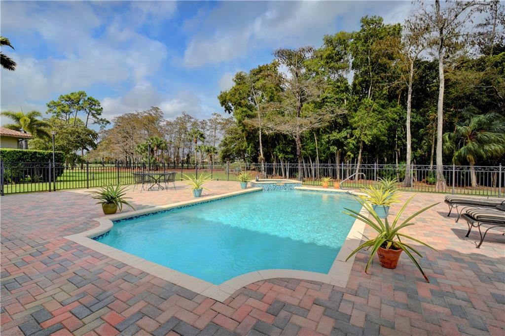 BOCA WOODS COUNTRY CLUB - Residential