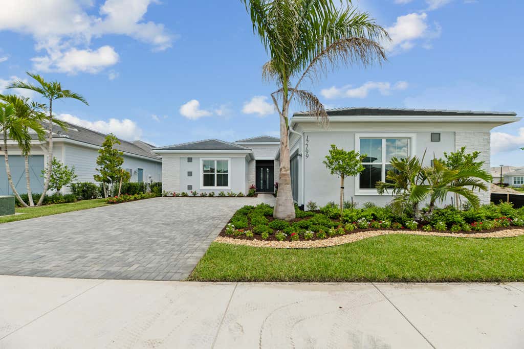 Photo of 12199 Arbordale Way, Palm Beach Gardens, FL 33412 (MLS # B26032296)
