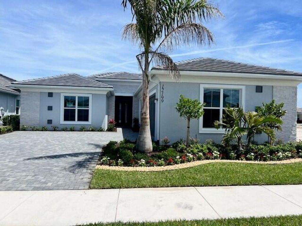 Photo of 12199 Arbordale Way, Palm Beach Gardens, FL 33412 (MLS # B26032296)