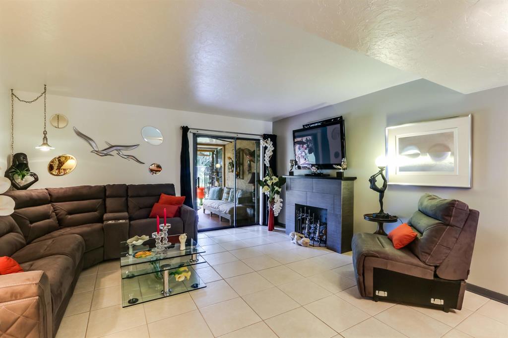 PALM BEACH NATL GOLF AND COUNTRY CLUB ESTATES 3A - Residential