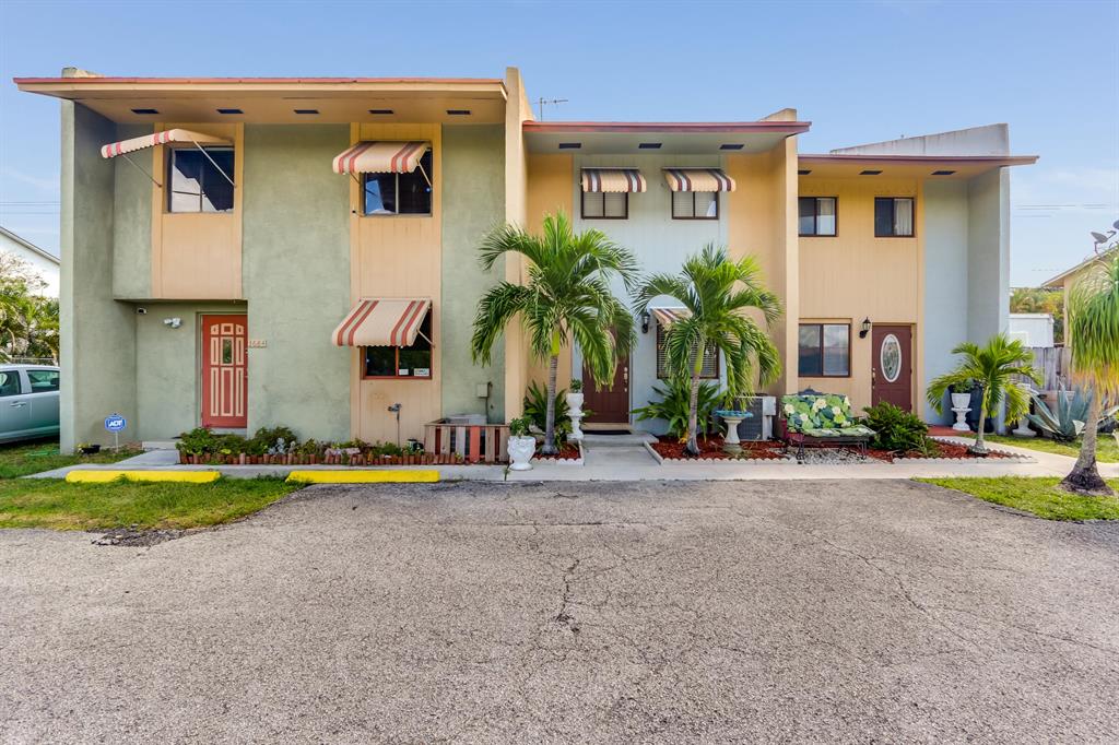 PALM BEACH NATL GOLF AND COUNTRY CLUB ESTATES 3A - Residential