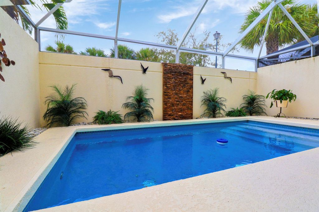 Photo of 32 Laurel Oaks Circle, Tequesta, FL 33469 (MLS # R10931701)