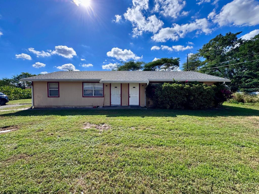 Photo of 4117 42nd Way S, Lake Worth, FL 33461 (MLS # R11041108)