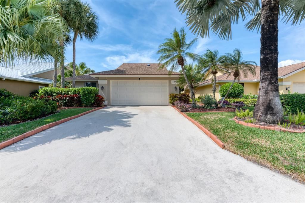 Photo of 108 Seashore Drive, Jupiter, FL 33477 (MLS # R10704770)