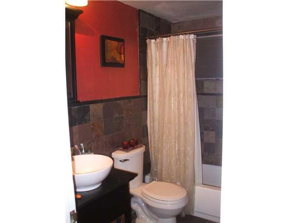 listing image 0