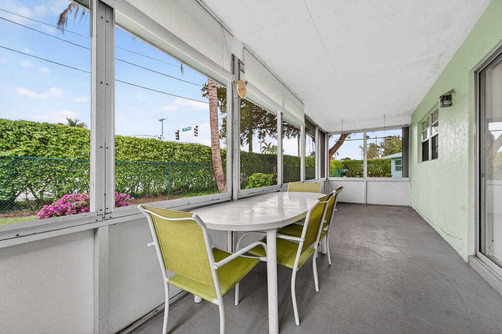 COUNTRY MANORS CONDO - Residential