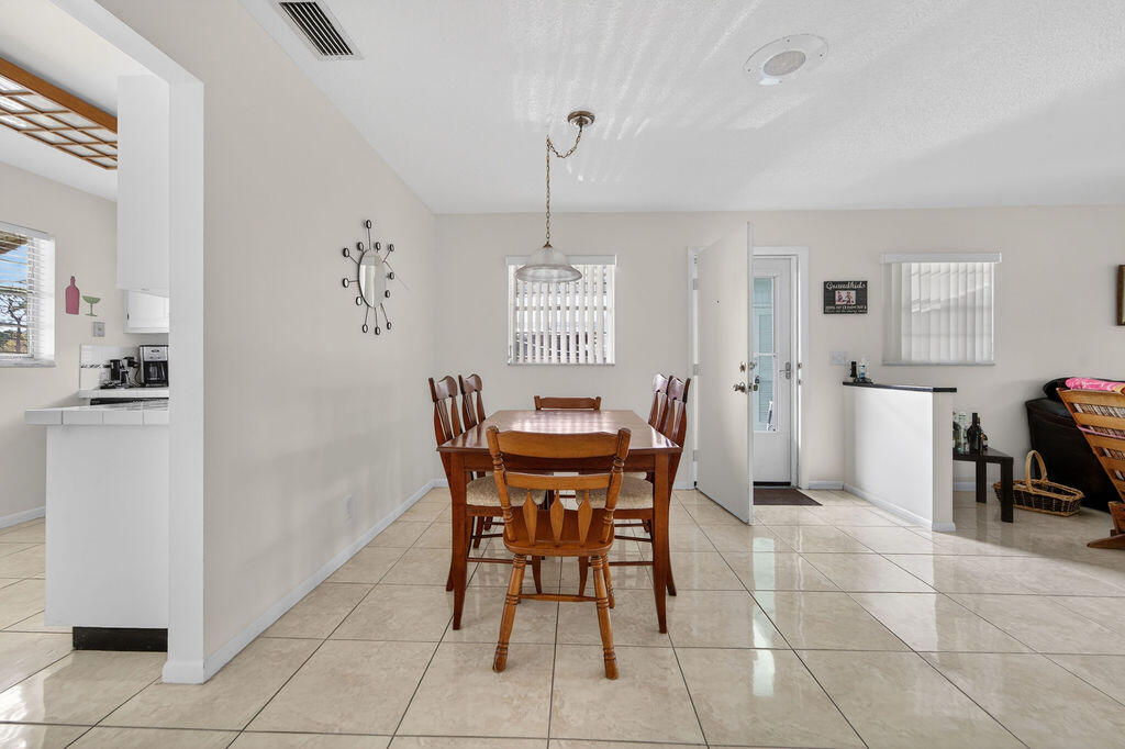 622 Hummingbird Lane