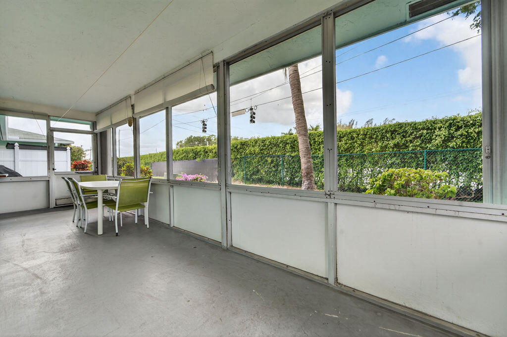 COUNTRY MANORS CONDO - Residential