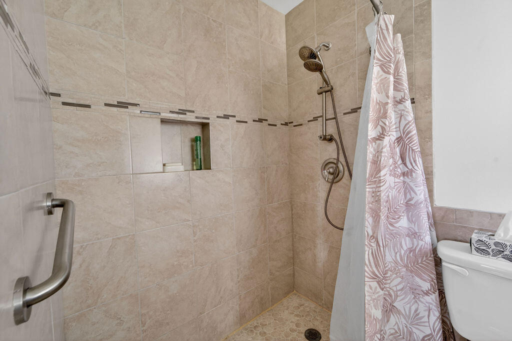 COUNTRY MANORS CONDO - Residential