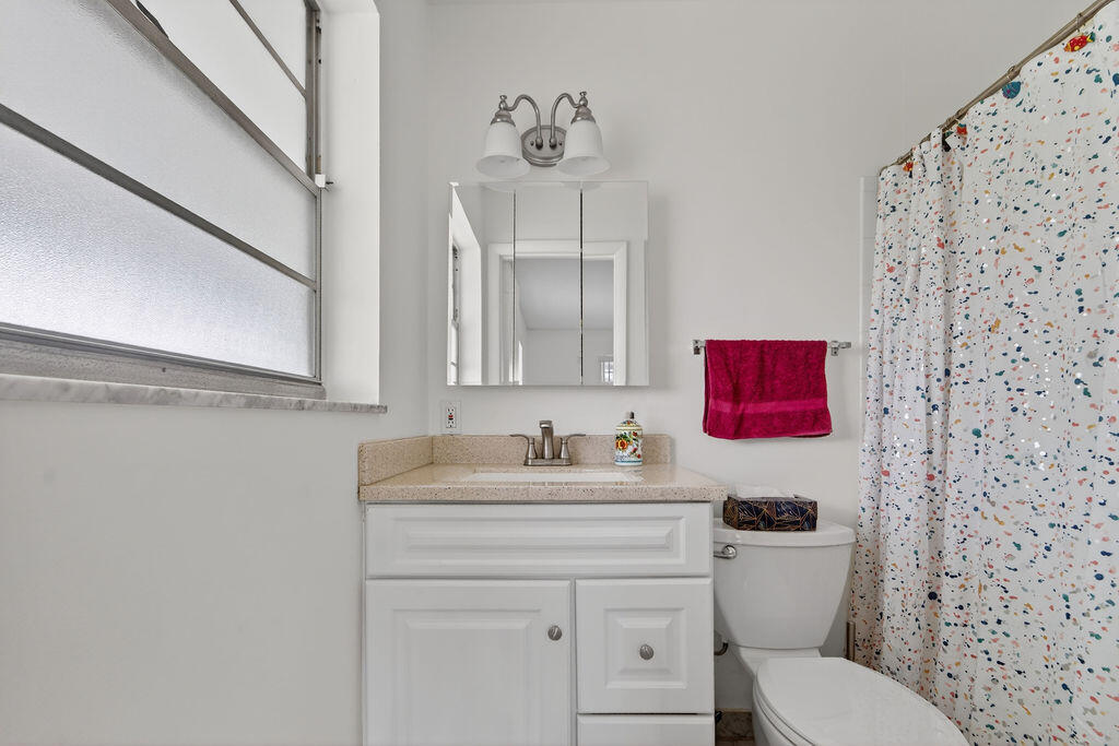 COUNTRY MANORS CONDO - Residential