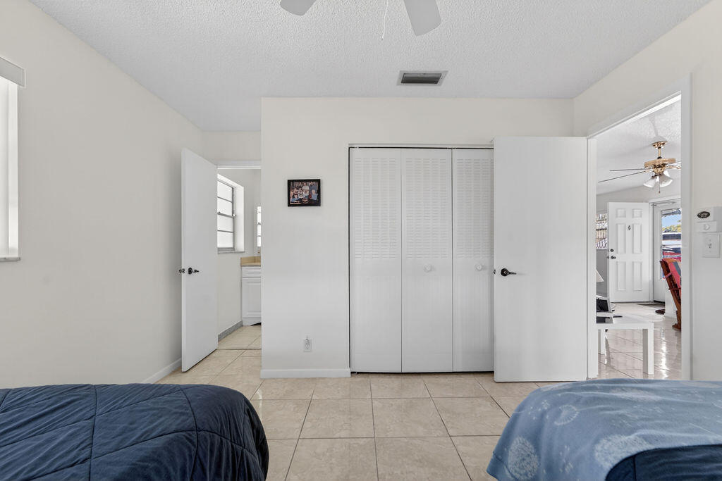 COUNTRY MANORS CONDO - Residential