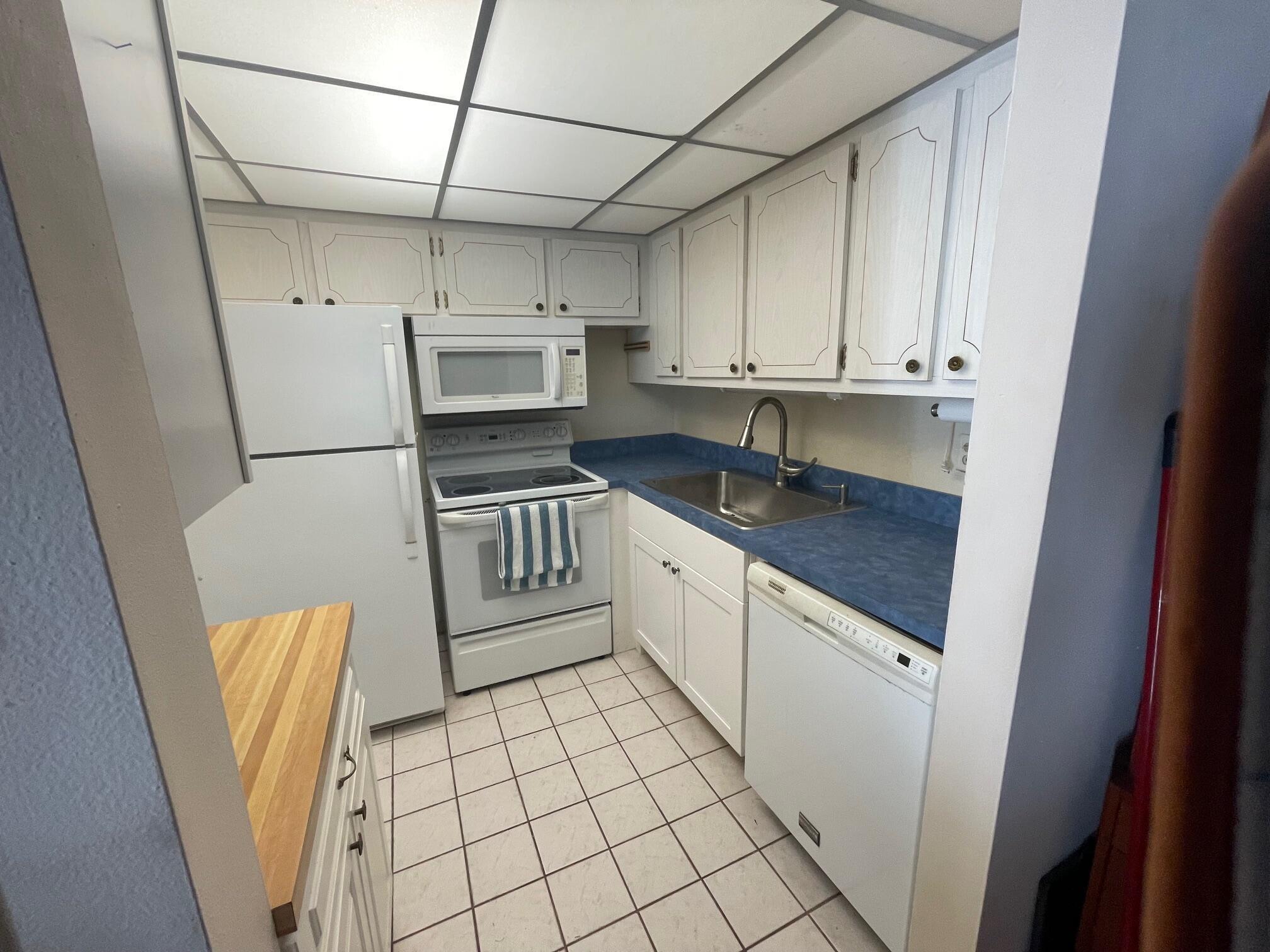 340 W Horizons 208