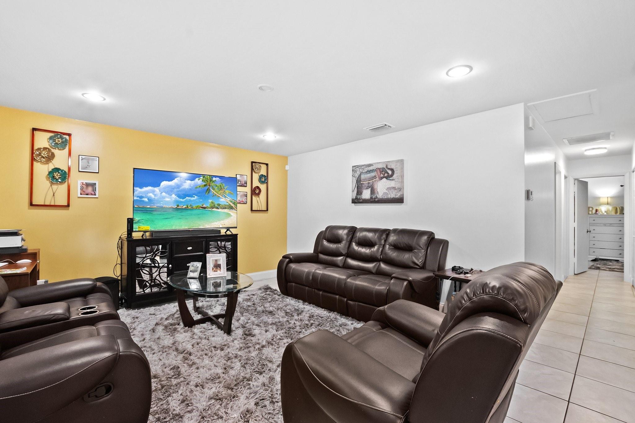 581 NW 46th St 581