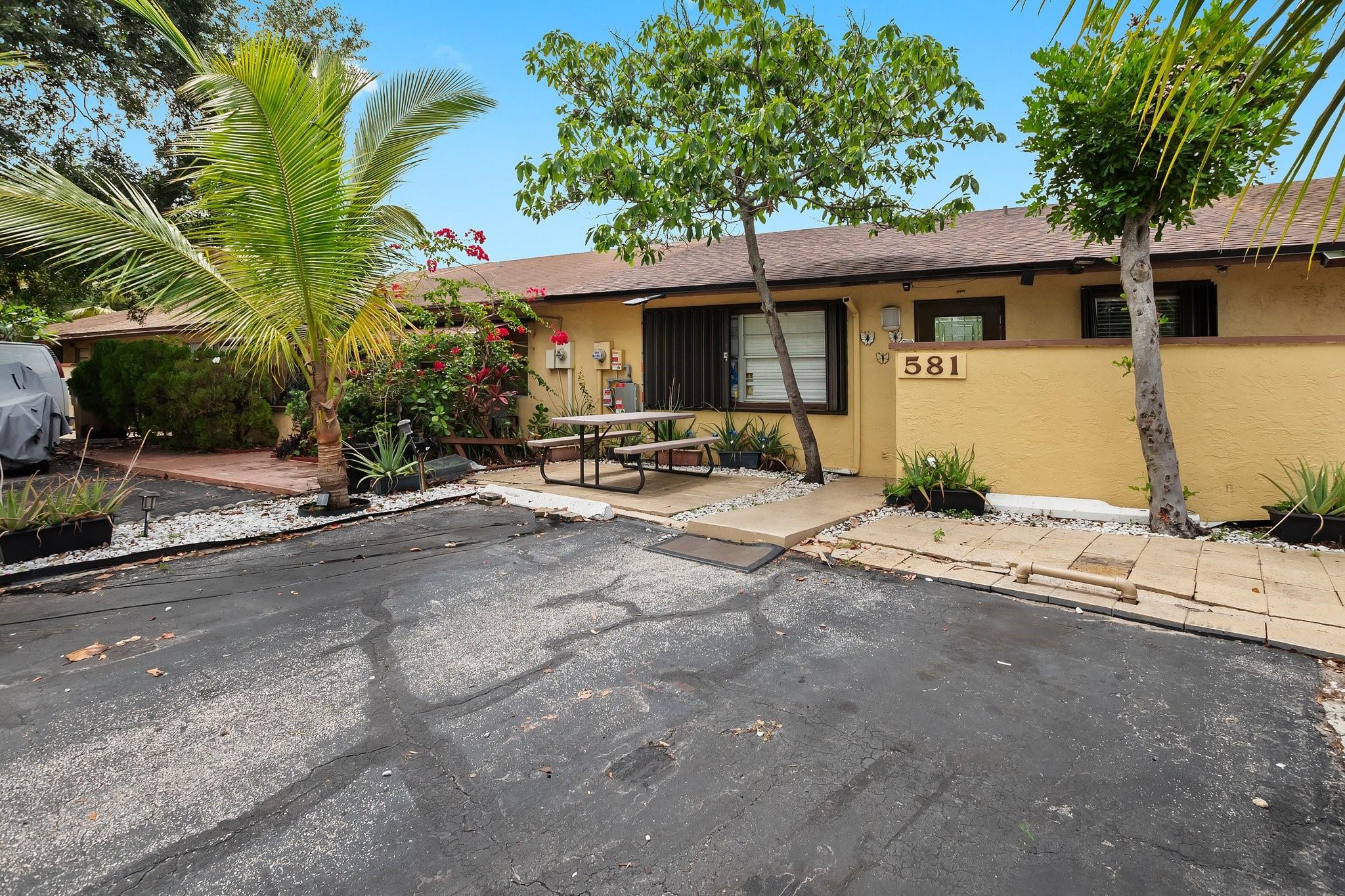 581 NW 46th St 581