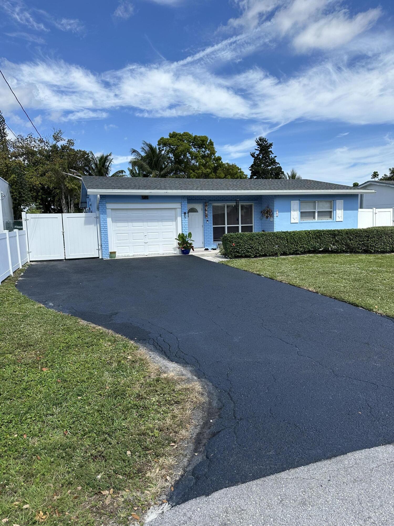 LLOYD ESTATES - Residential