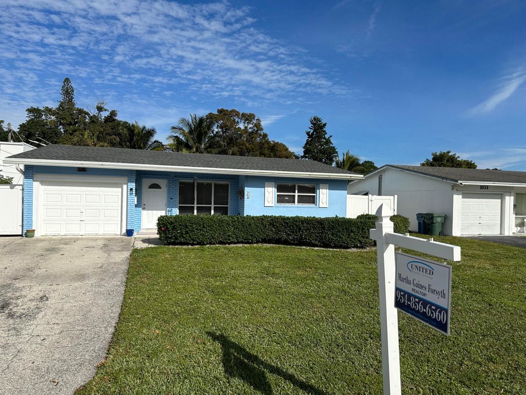 Photo of 821 NW 33rd Street, Oakland Park, FL 33309 (MLS # B26017715)