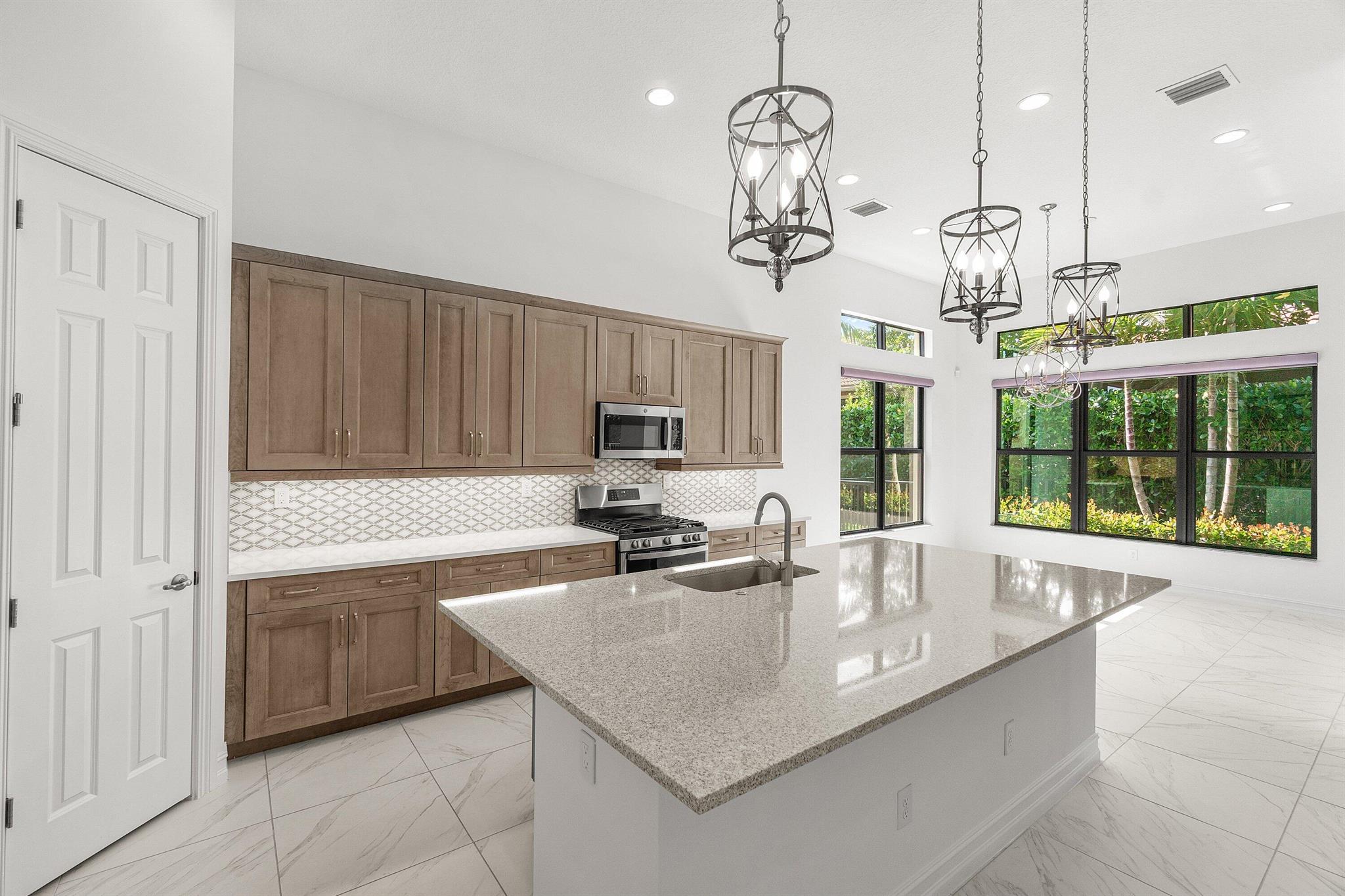 PARKLAND ROYALE - Residential