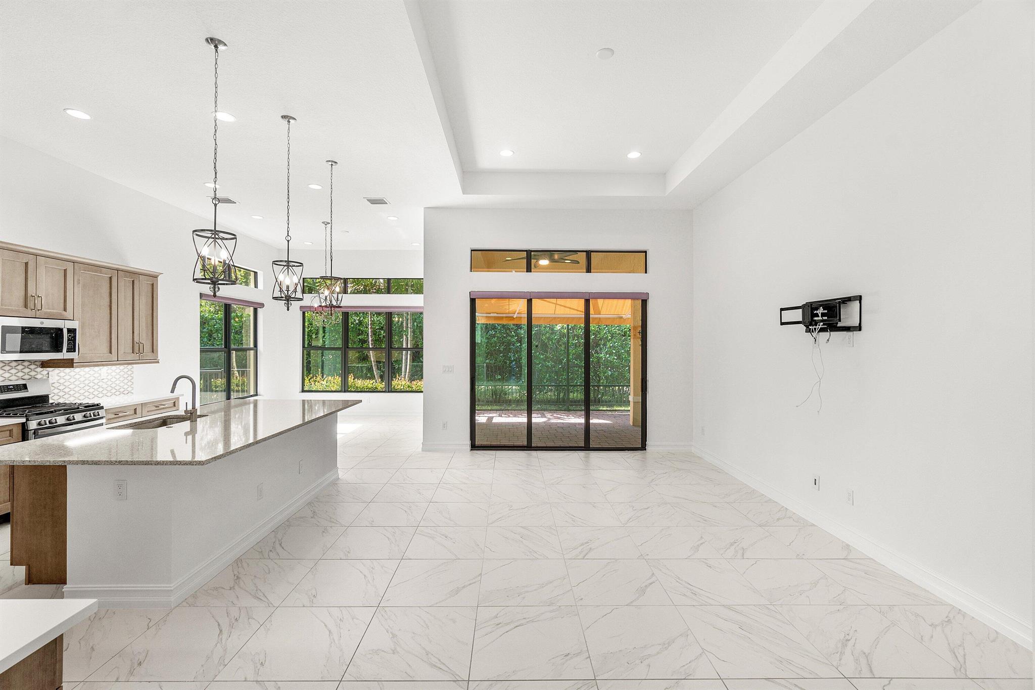 PARKLAND ROYALE - Residential