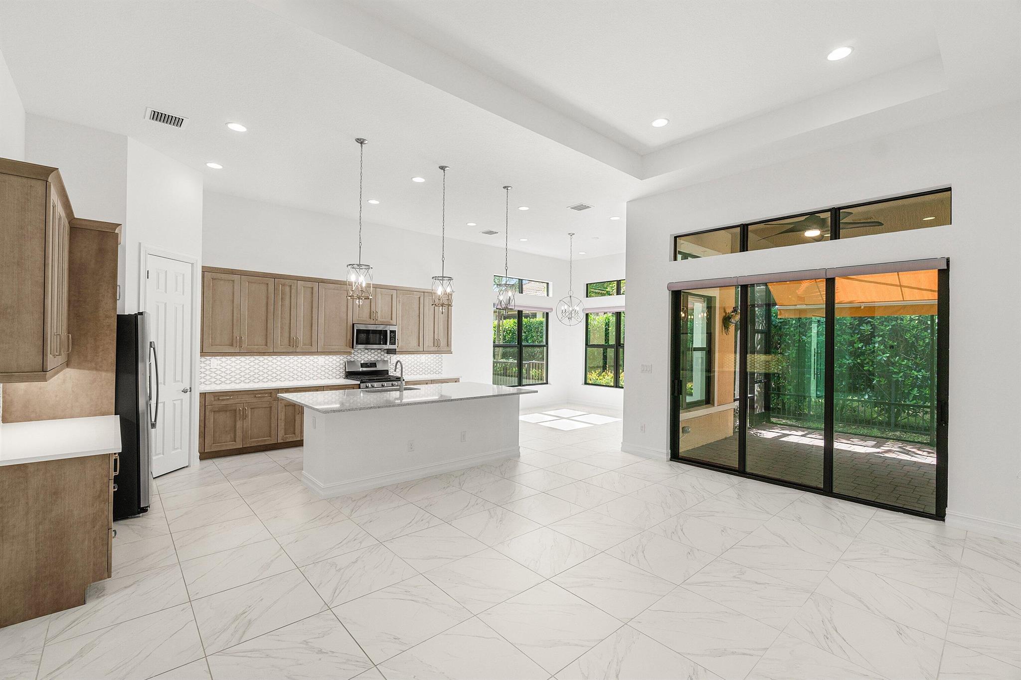 PARKLAND ROYALE - Residential
