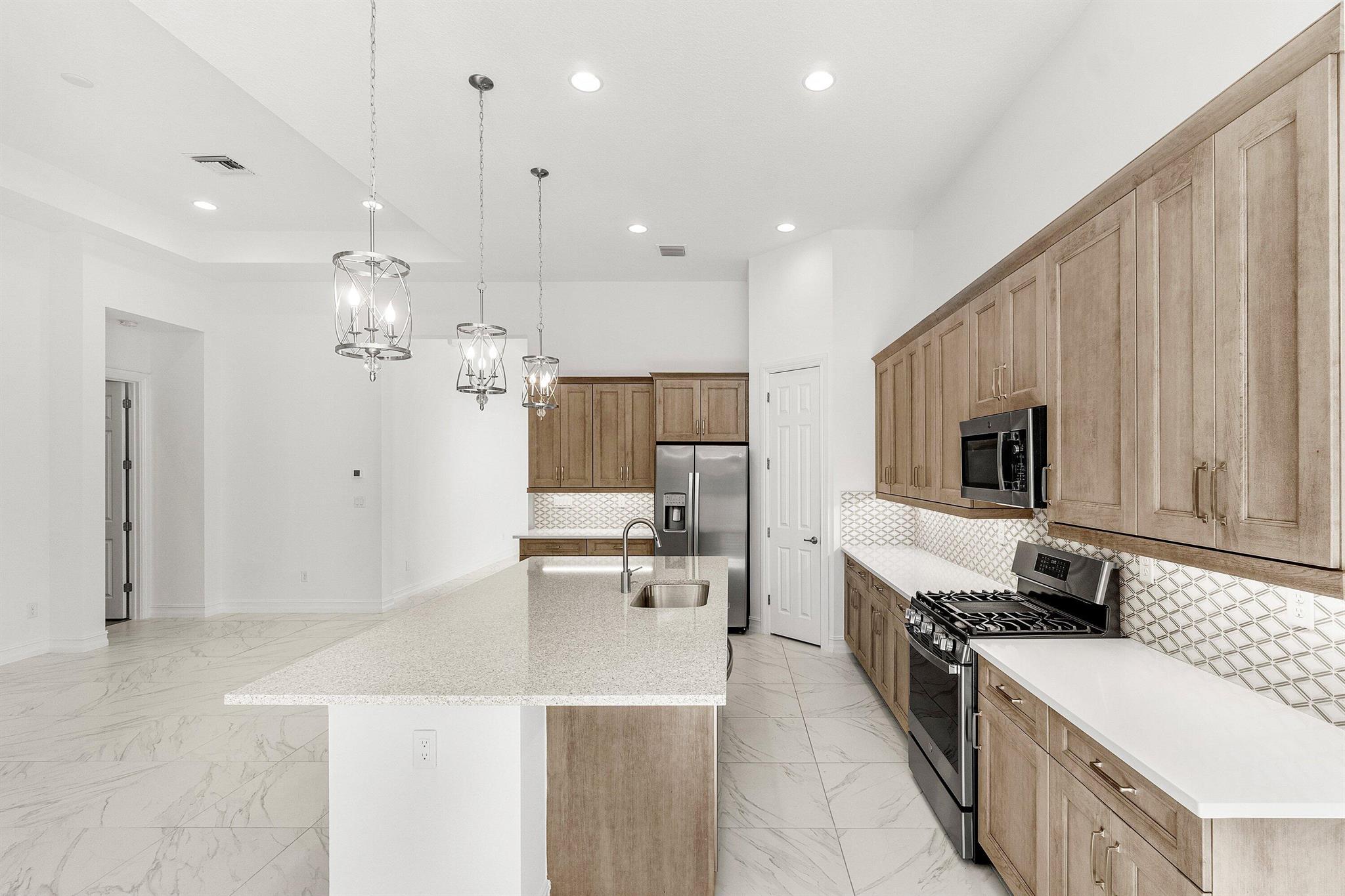 PARKLAND ROYALE - Residential