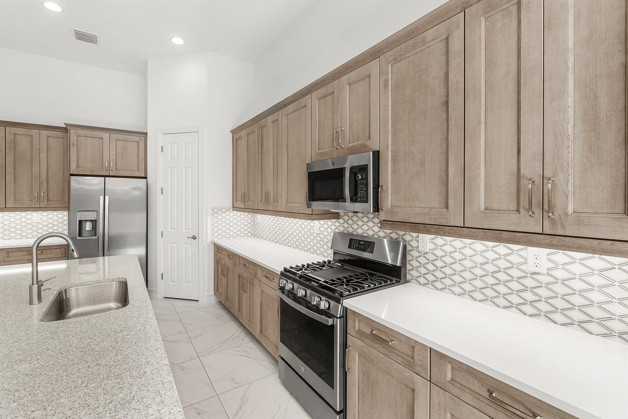 PARKLAND ROYALE - Residential