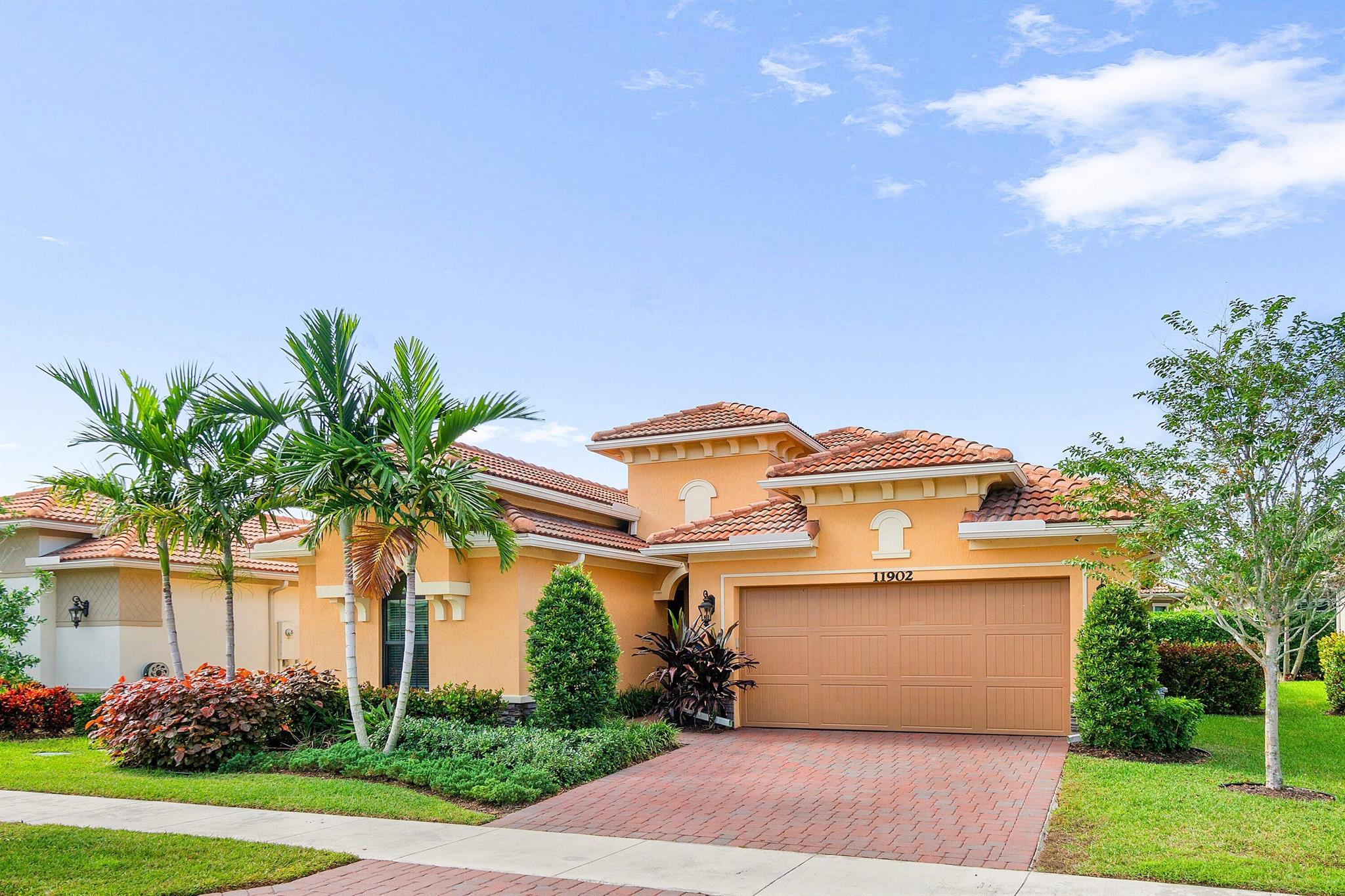 PARKLAND ROYALE - Residential