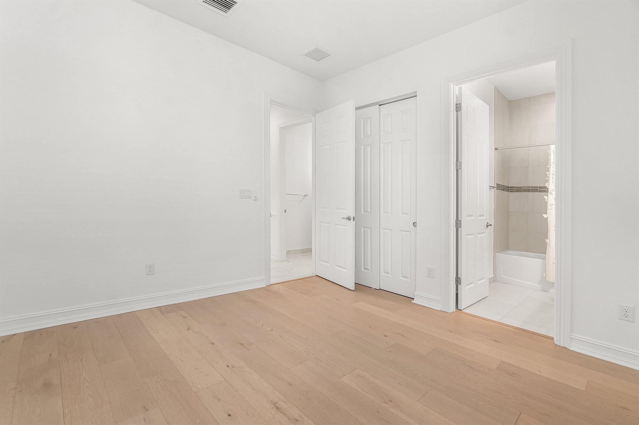 PARKLAND ROYALE - Residential