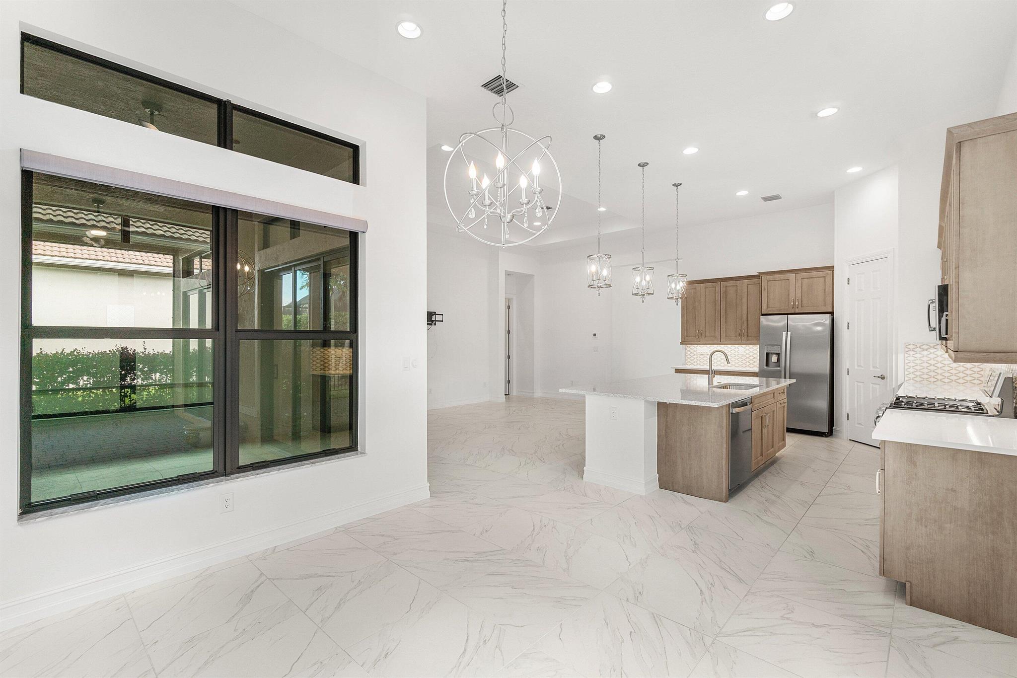 PARKLAND ROYALE - Residential