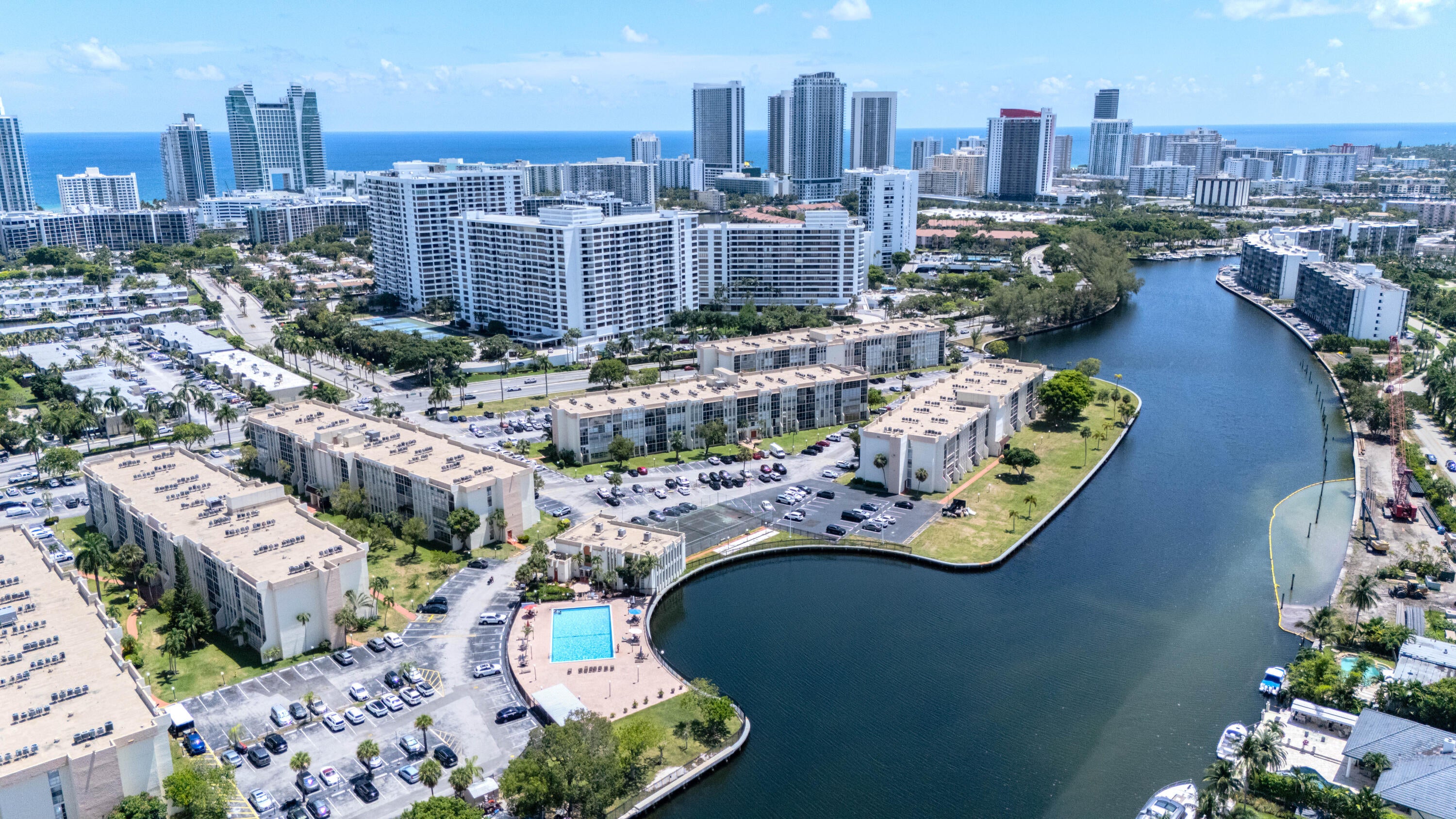801 THREE ISLANDS Boulevard 303