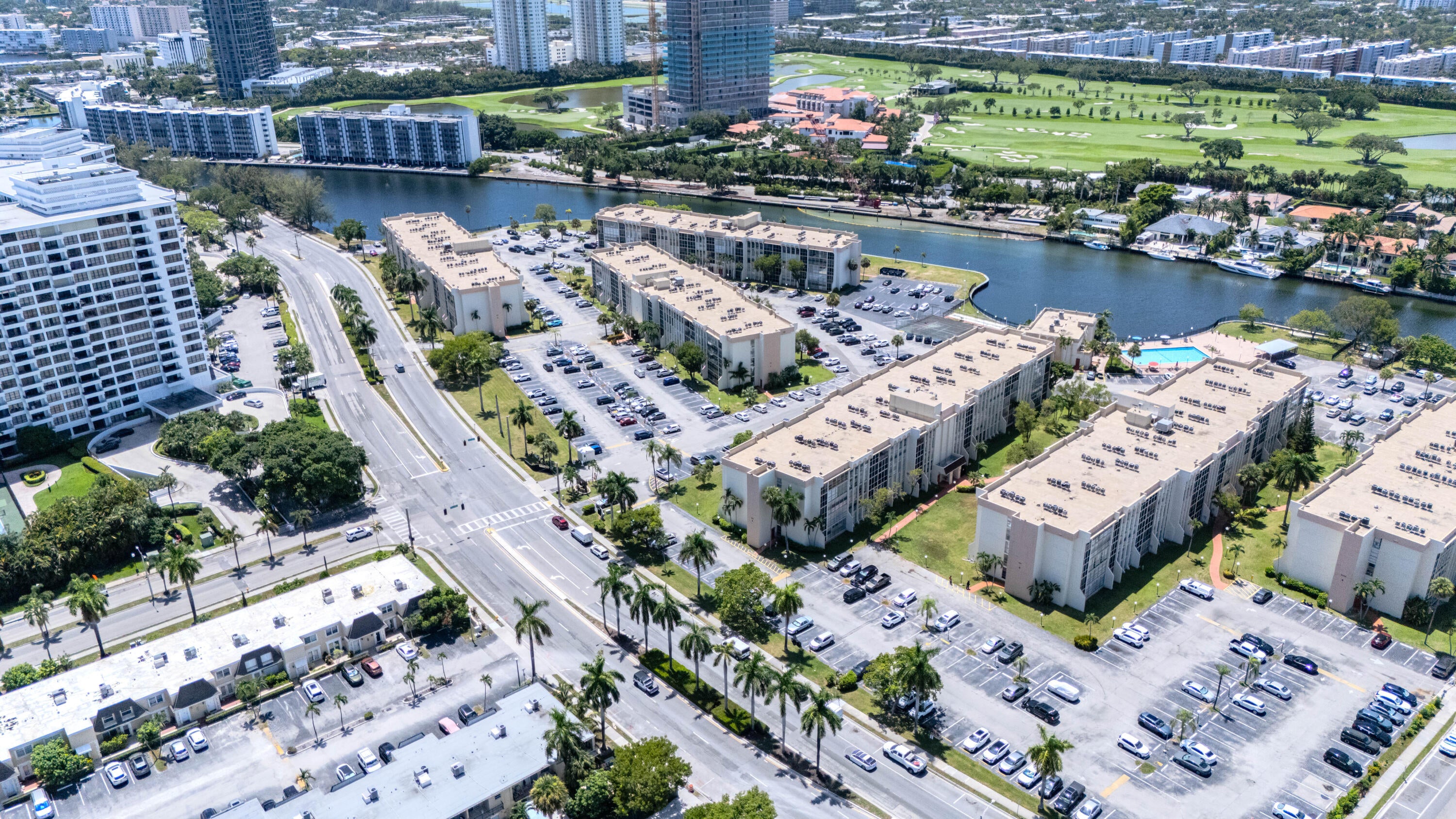 801 THREE ISLANDS Boulevard 303
