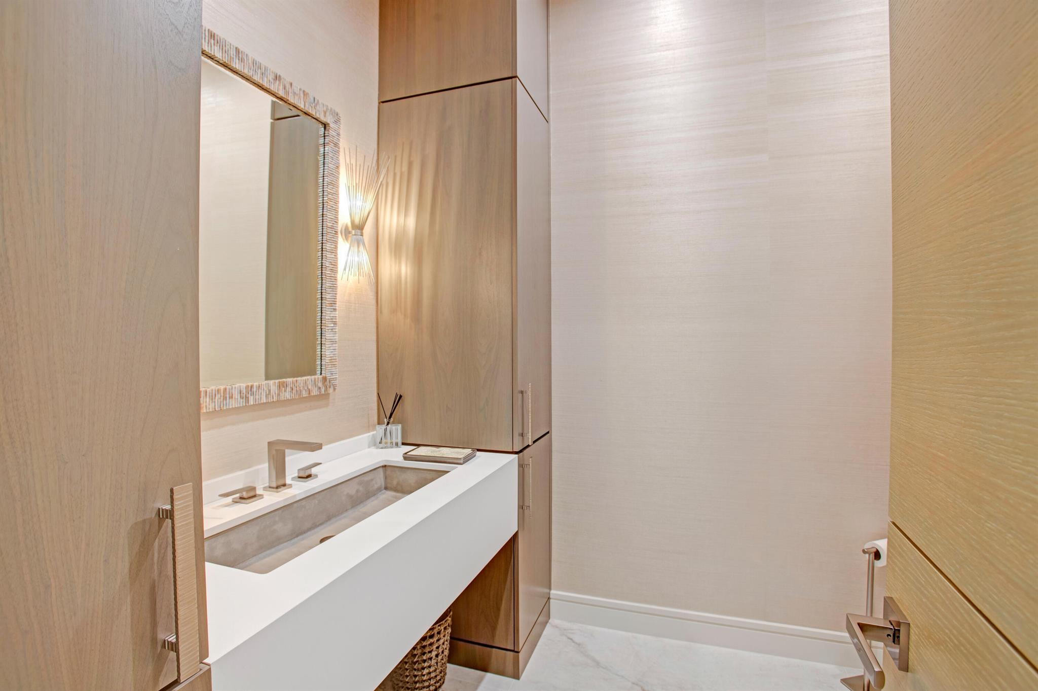 COVE 4 CONDO - Residential