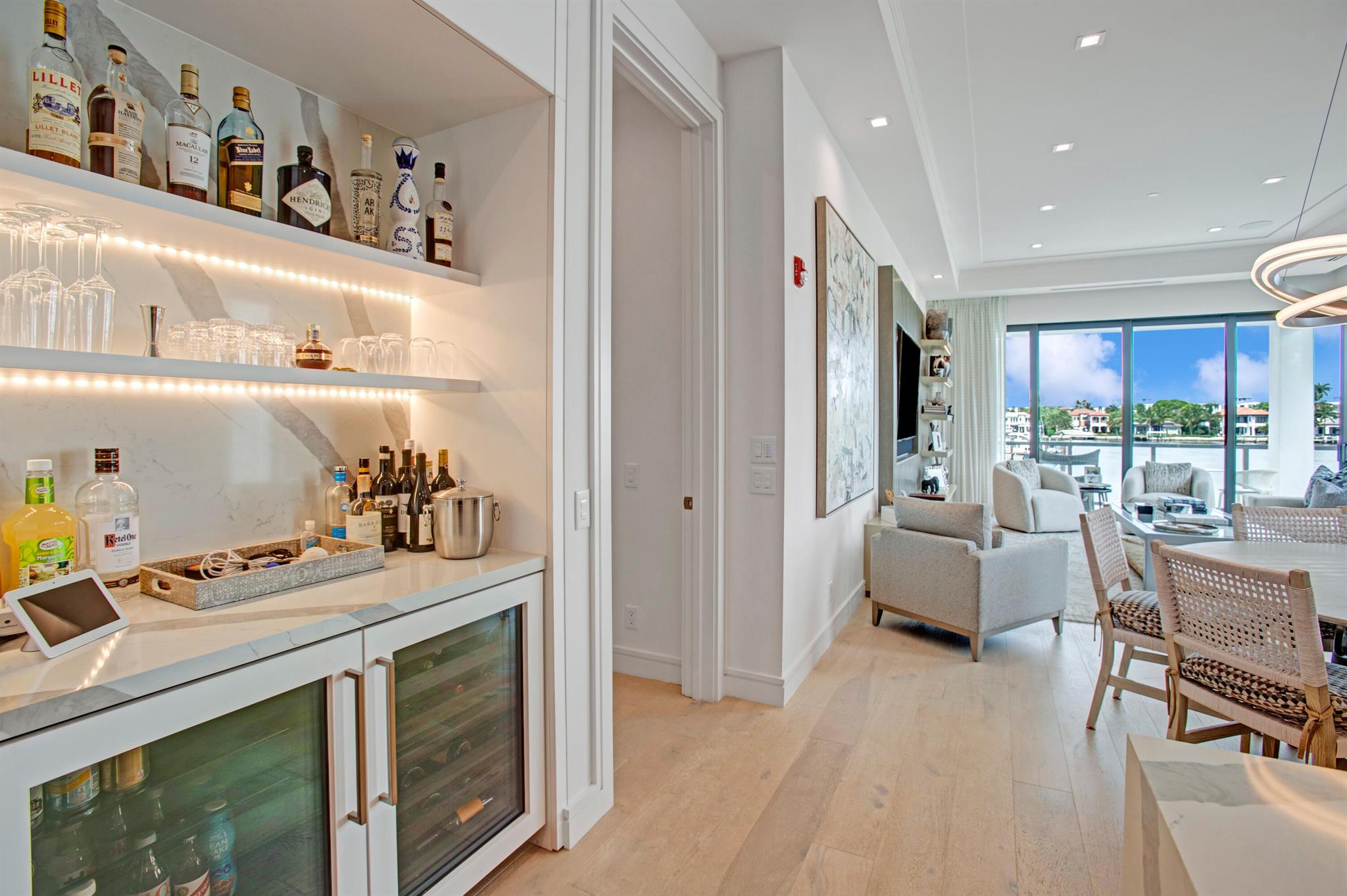 COVE 4 CONDO - Residential