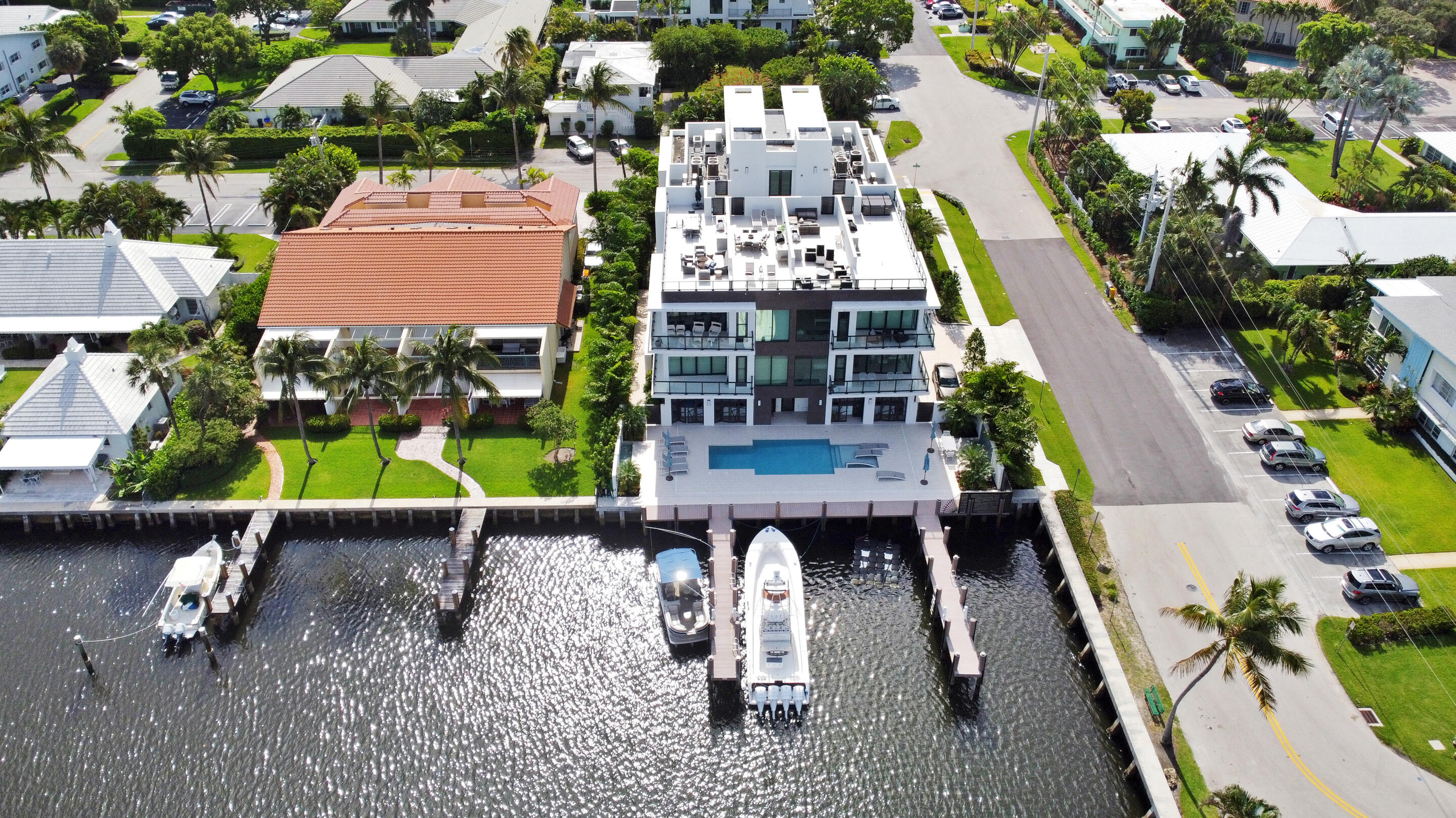 COVE 4 CONDO - Residential