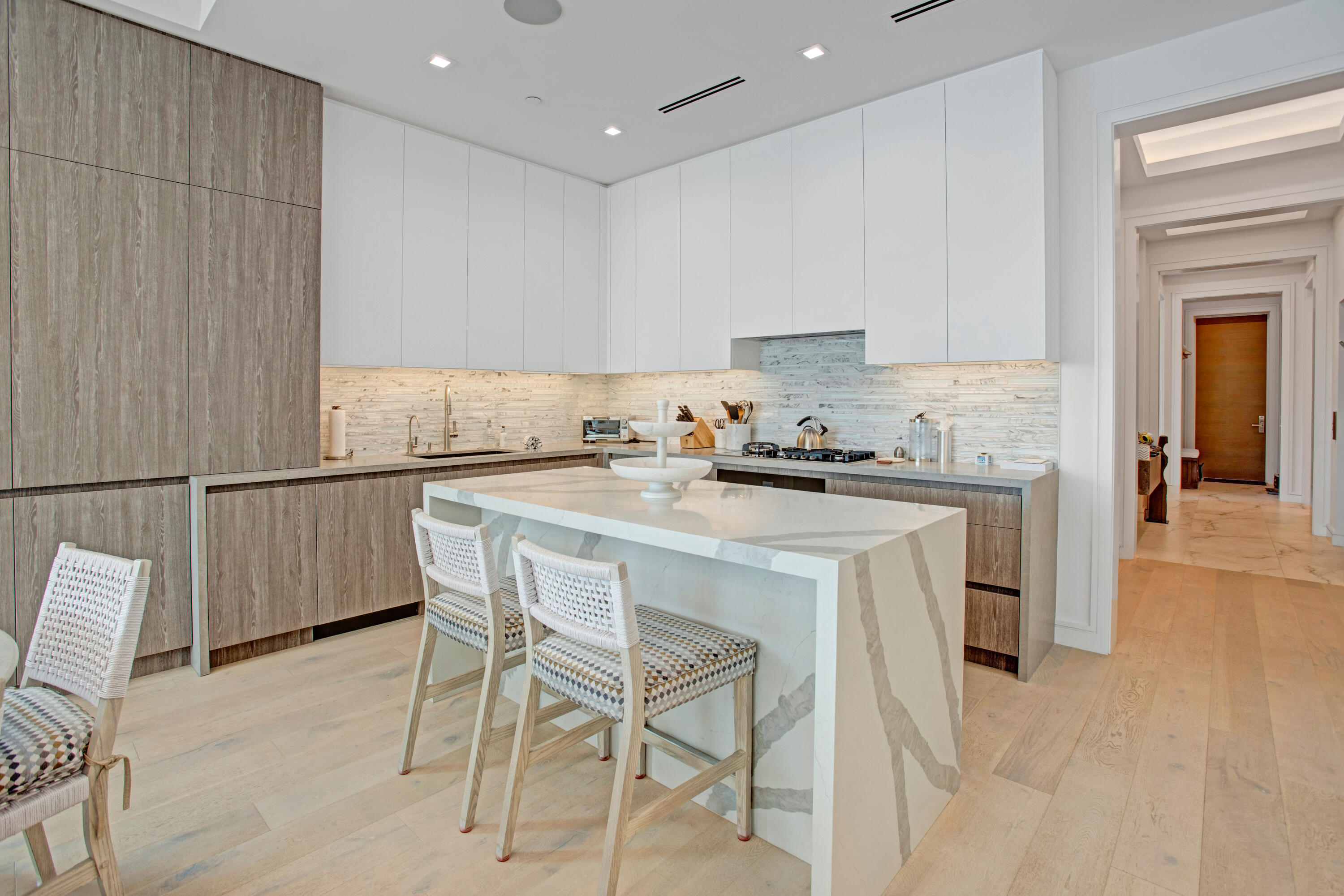 COVE 4 CONDO - Residential