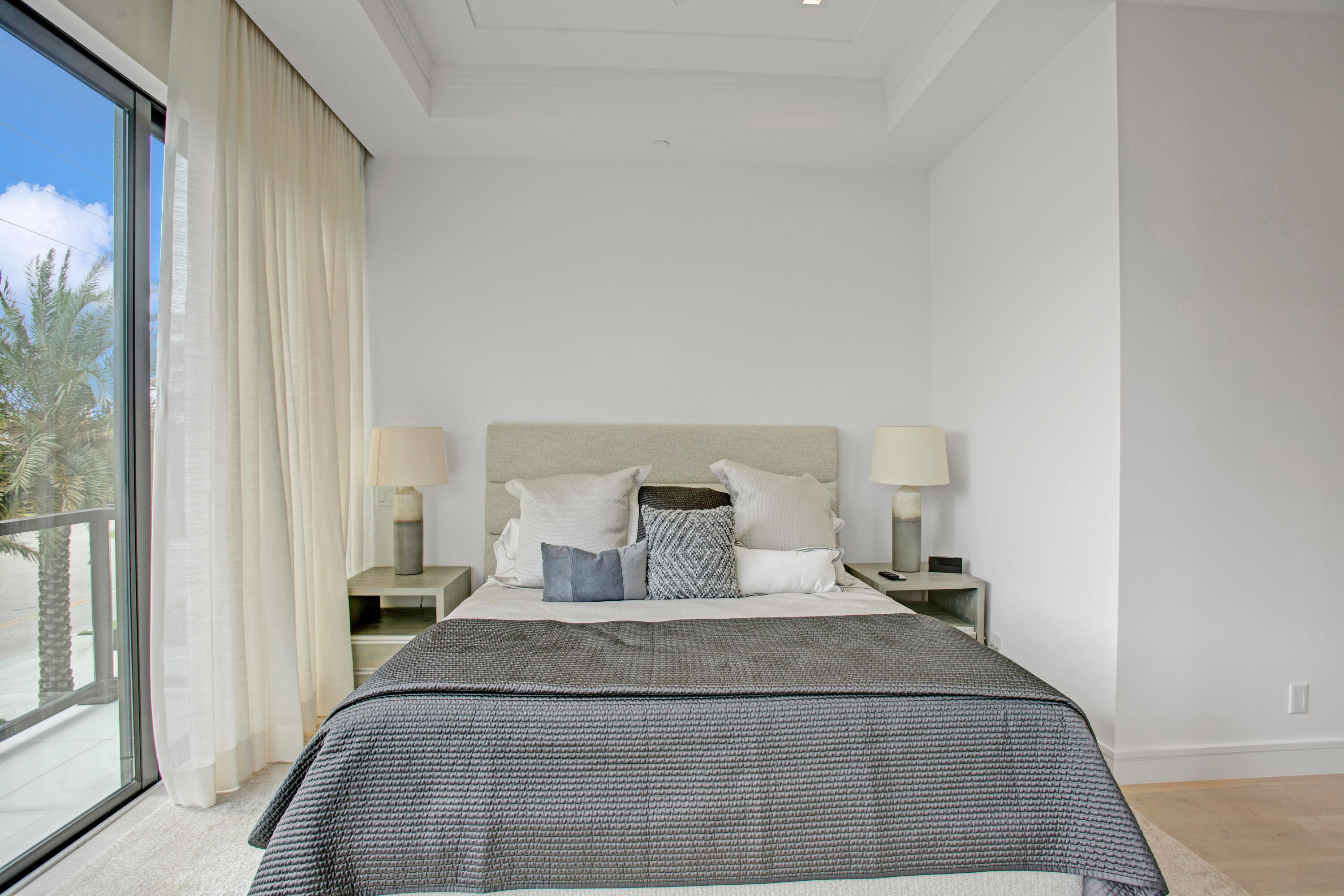 COVE 4 CONDO - Residential