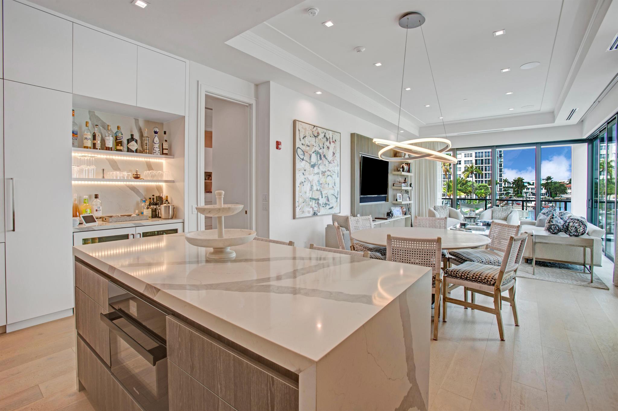 COVE 4 CONDO - Residential