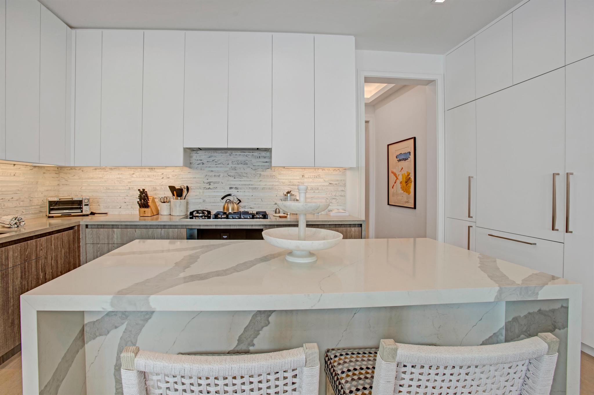 COVE 4 CONDO - Residential