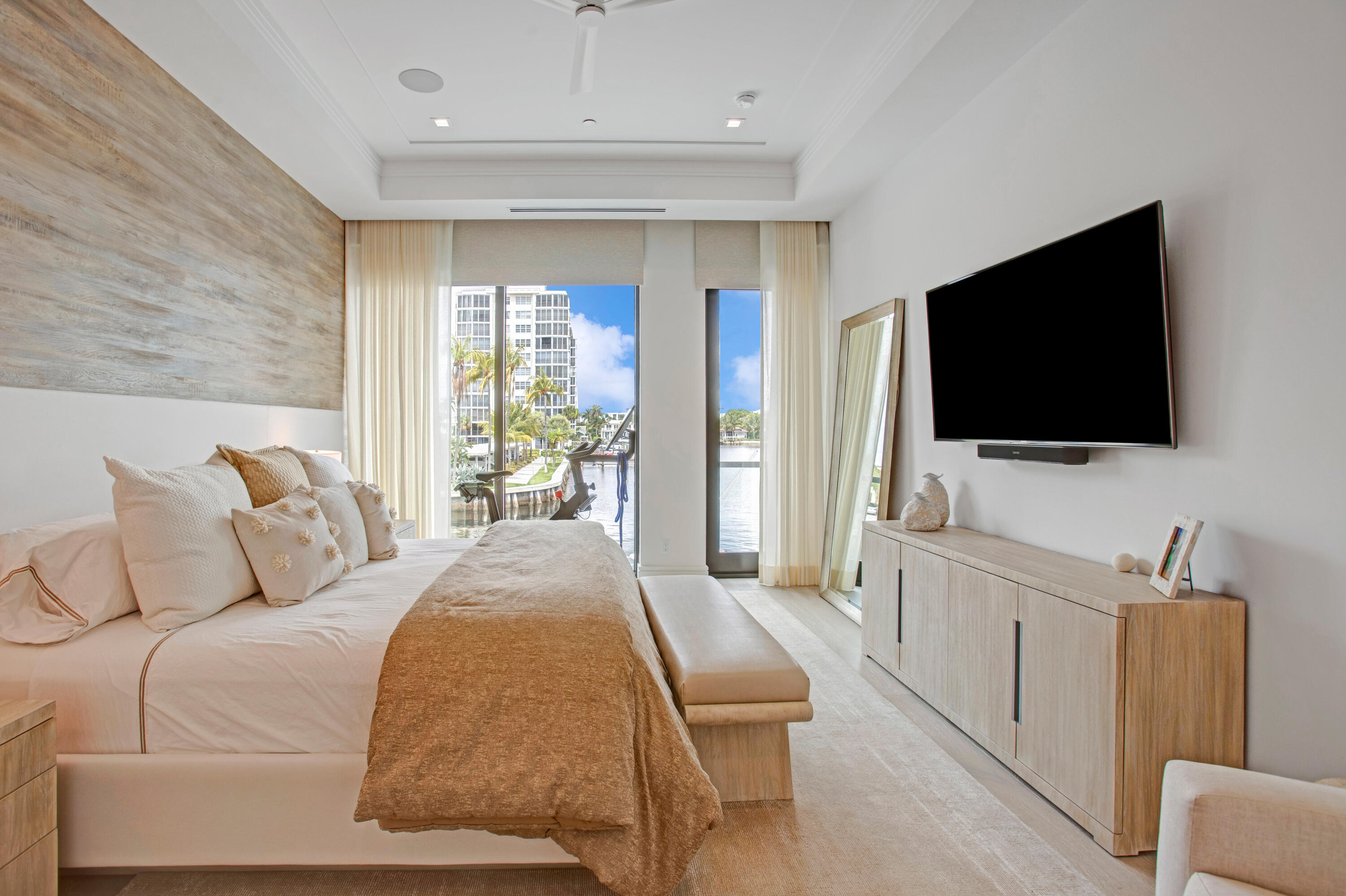 COVE 4 CONDO - Residential