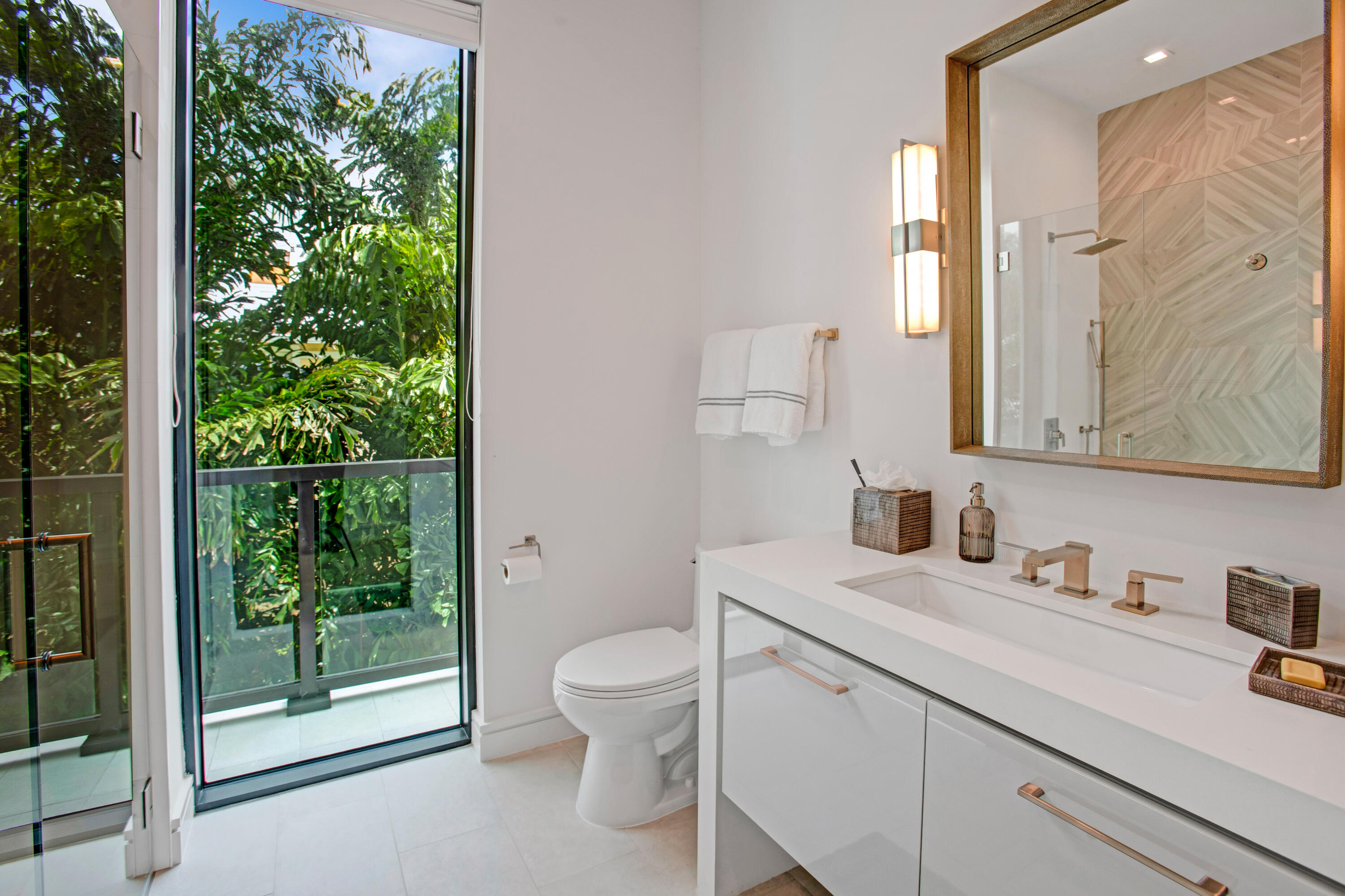 COVE 4 CONDO - Residential