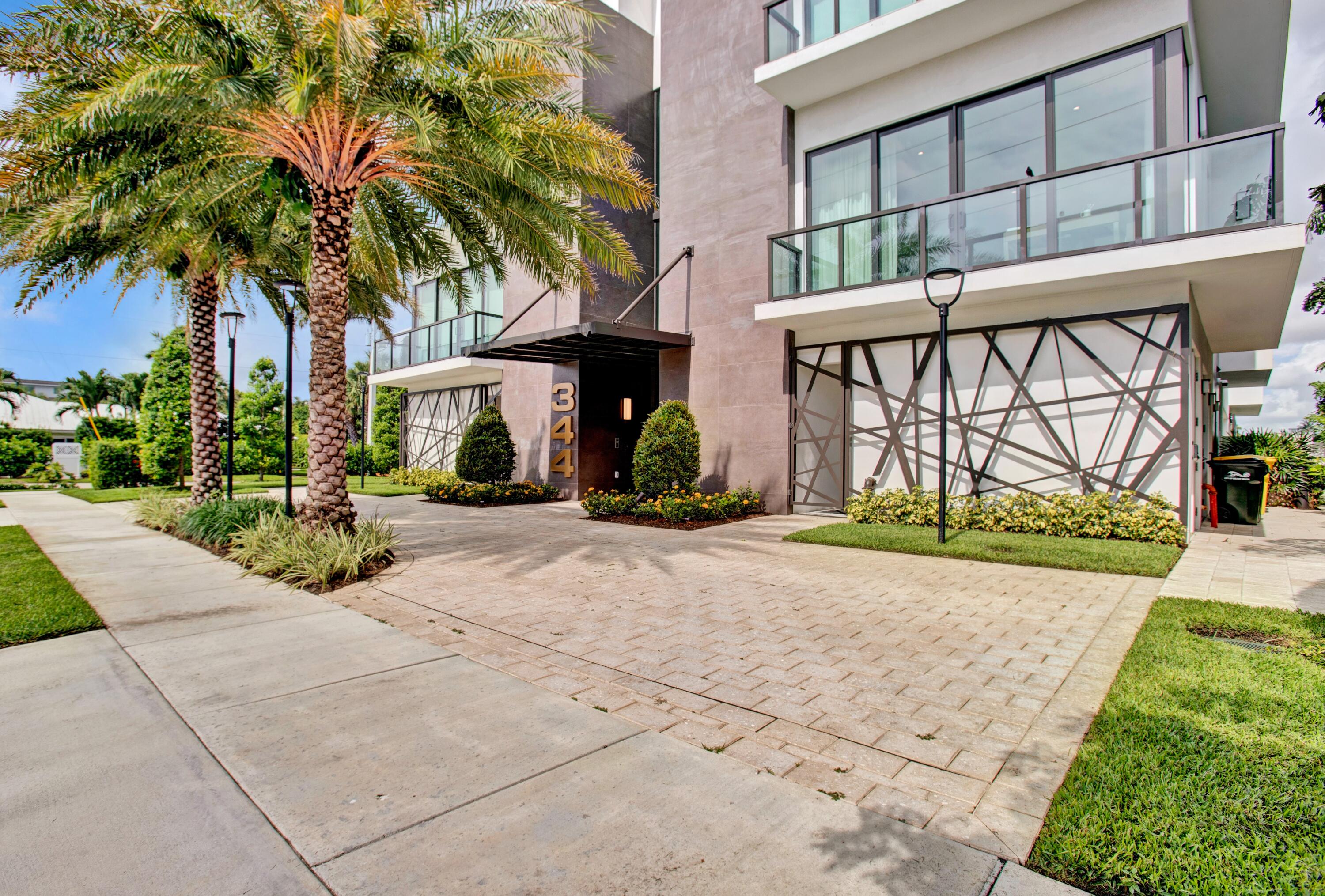 COVE 4 CONDO - Residential