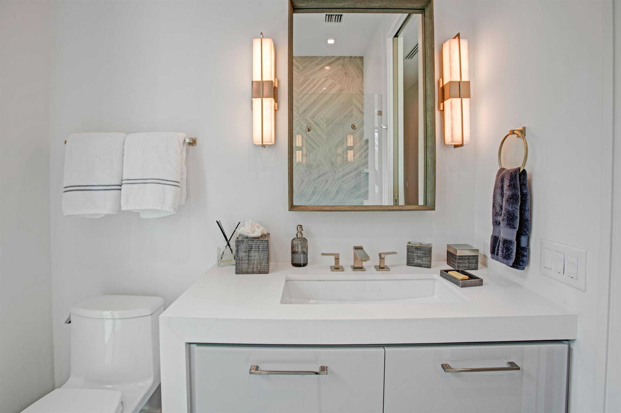 COVE 4 CONDO - Residential