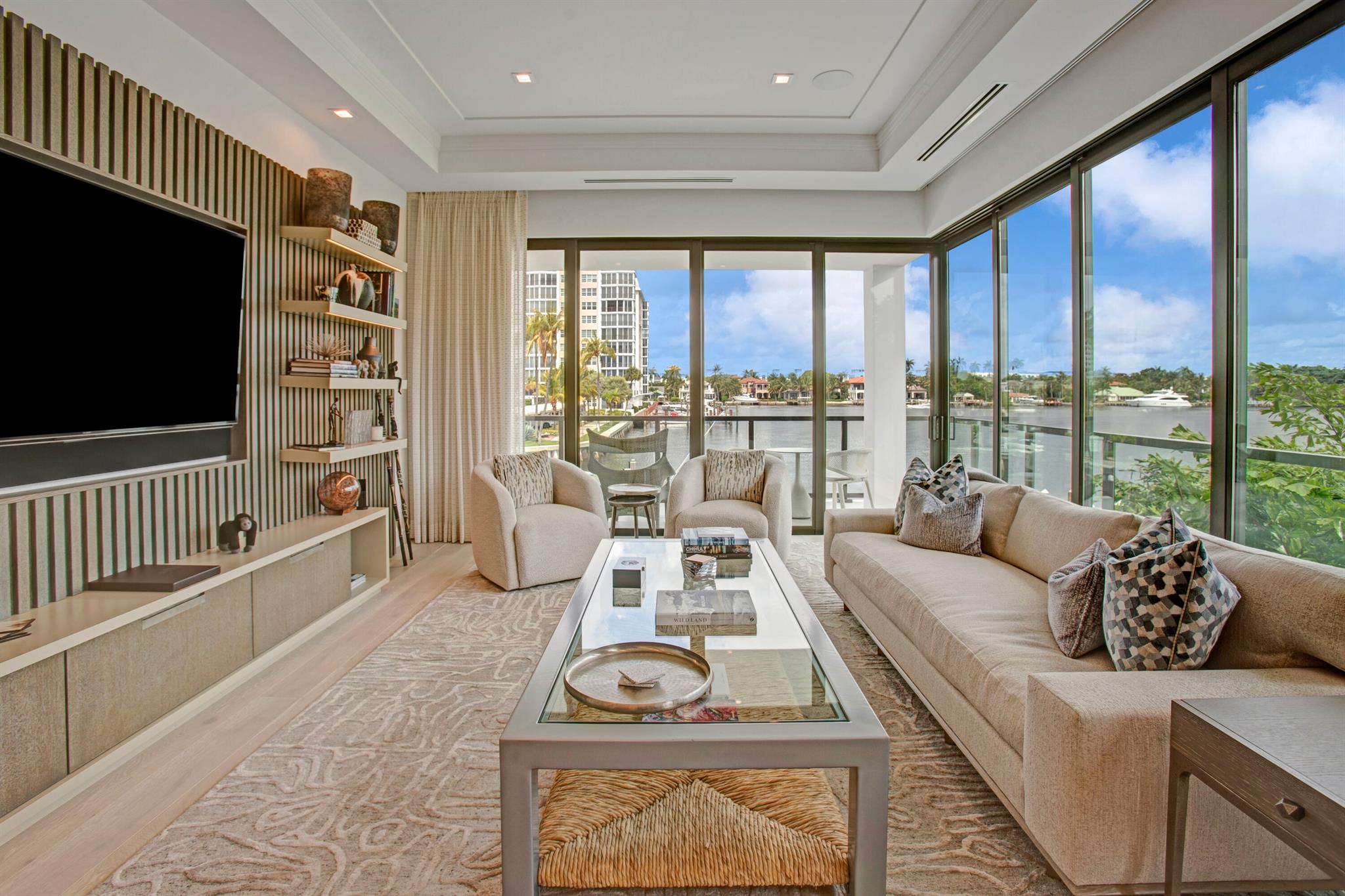 COVE 4 CONDO - Residential