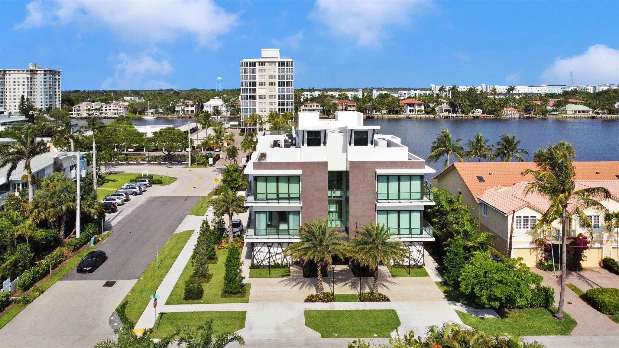 COVE 4 CONDO - Residential