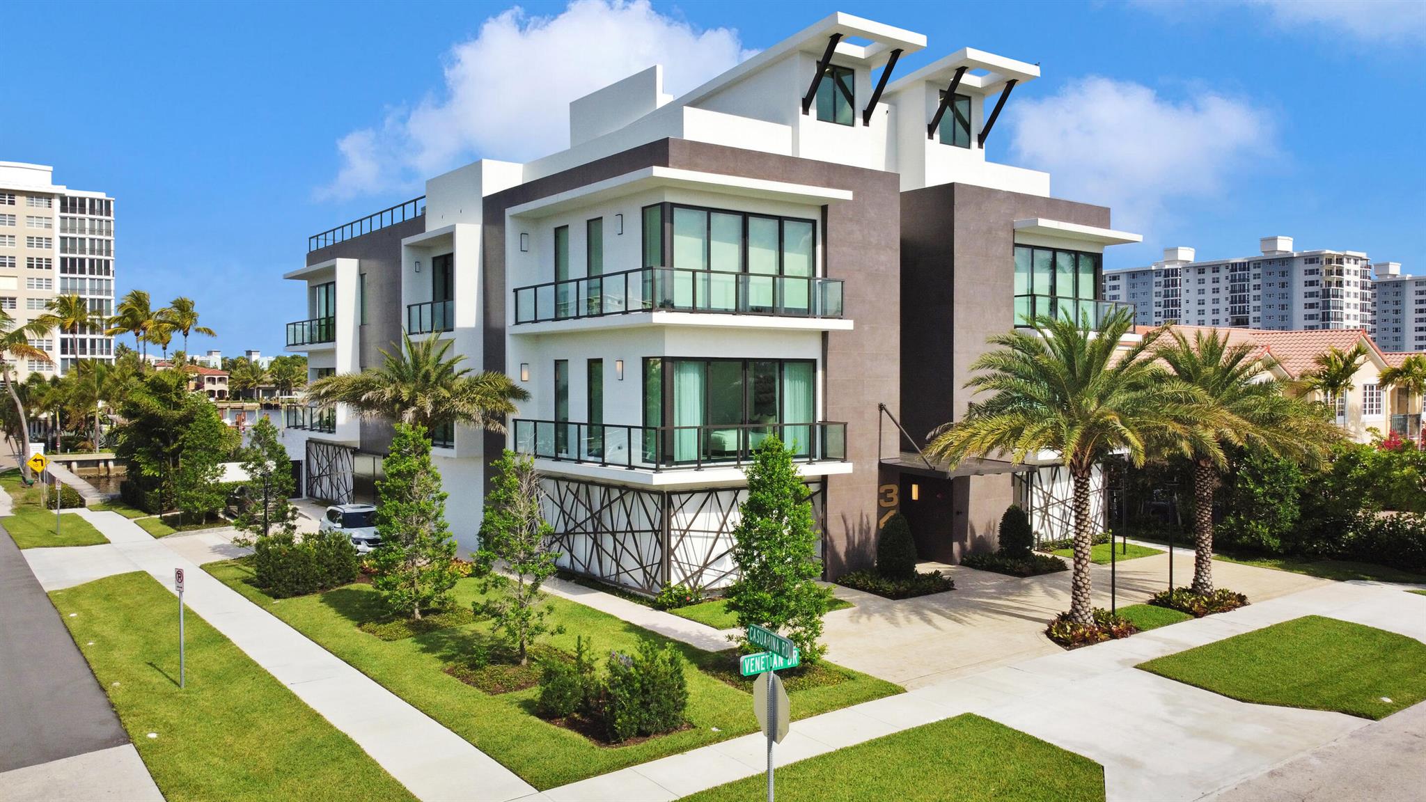 COVE 4 CONDO - Residential